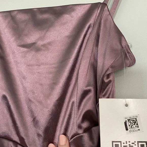 Emerald Sundae Juniors' Ruched Asymmetric Bodycon Dress - Picture 5 of 8